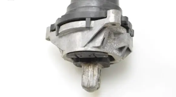 BMW 4 F32 F33 Engine mount bracket 6850220