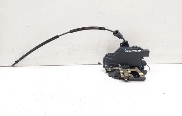 Volkswagen New Beetle Front door lock 1C0837085A