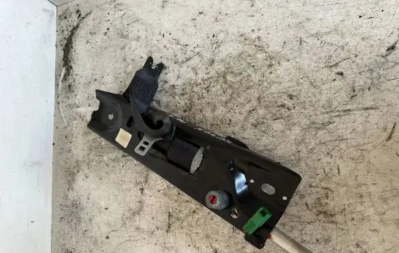 Volvo XC70 Front seatbelt 6258598404 6063882