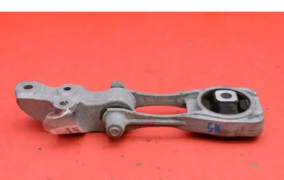 Toyota Yaris Cross Gearbox mounting bracket 