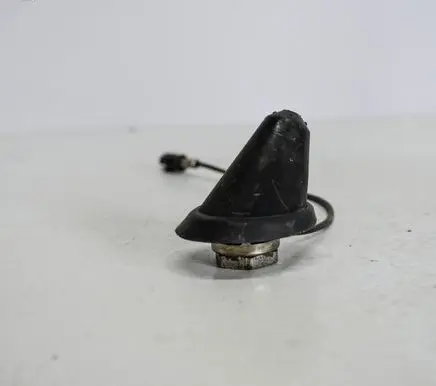 Volkswagen Golf IV Aerial GPS antenna