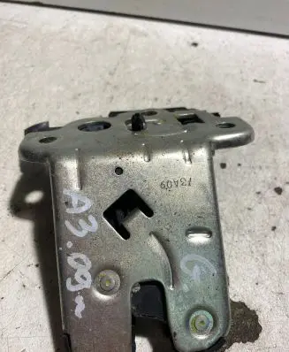 Audi A3 S3 8P Loading door lock 