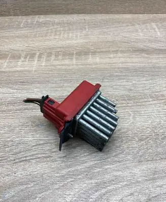 Ford Galaxy Heater blower motor/fan resistor 1J0907521 5DS00646701 USED