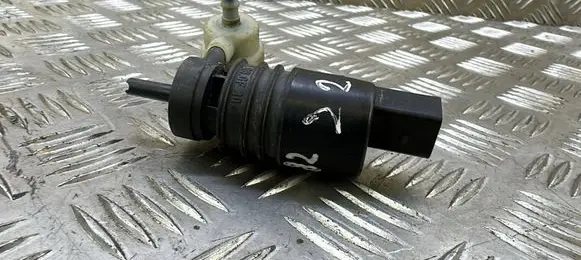 Audi A3 S3 8V Windscreen/windshield washer pump 1K6955651