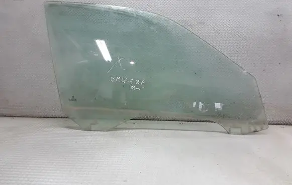 BMW 7 E38 Front door window glass four-door