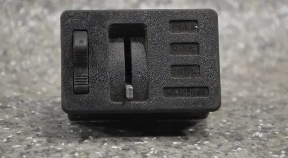 BMW 5 E28 Fog light switch 1369946