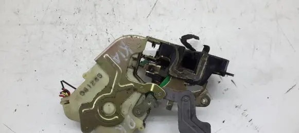 KIA Sorento Front door lock 041225