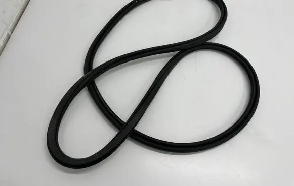 Volvo XC40 Front door rubber seal