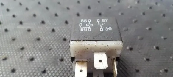 Audi TT Mk1 Other relay 431951253H
