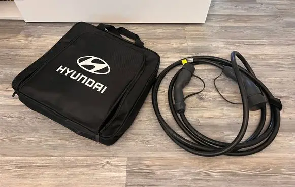 Hyundai Ioniq 5 Electric car charging cable 832325HY111