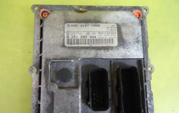 Smart ForTwo I Engine control unit/module 0261205004 0003107V006