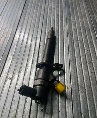 Toyota Corolla E120 E130 Fuel injector 445110 0445110229