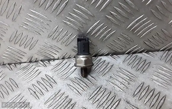 Citroen DS5 Fuel pressure sensor 9663305480