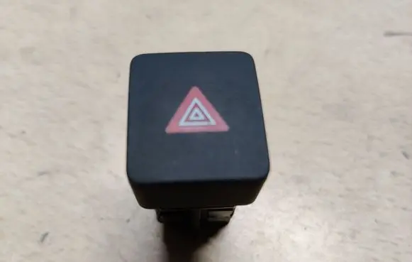 Mercedes-Benz Citan W415 Hazard light switch 252909719R