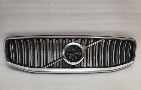 Volvo S60 Front bumper upper radiator grill 32132226