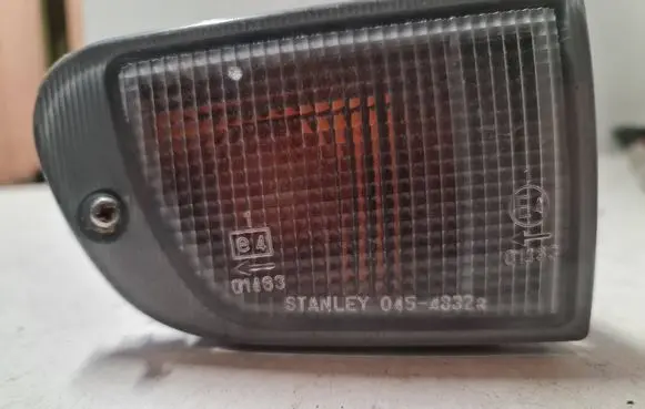 Mitsubishi Space Wagon Front indicator light 01463 01363 0454332R