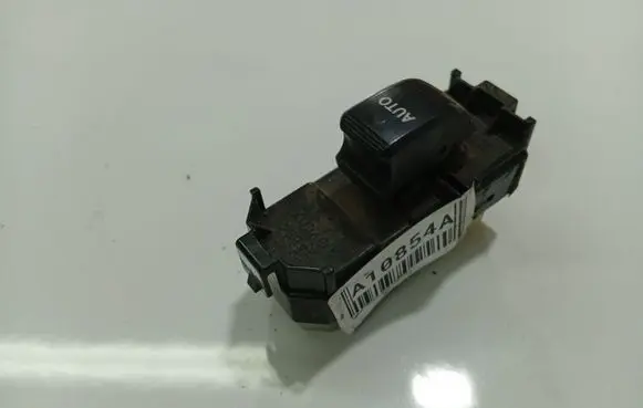 Toyota Avensis Verso Electric window control switch