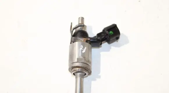 Nissan Pulsar Fuel injector H8201438013
