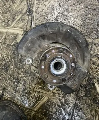 Volvo S80 Front wheel hub