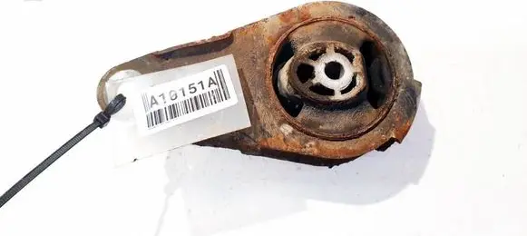 Peugeot 307 Engine mount bracket 