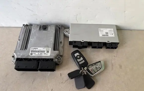 BMW 5 GT F07 Engine ECU kit and lock set 8585380 9359011 0281031777