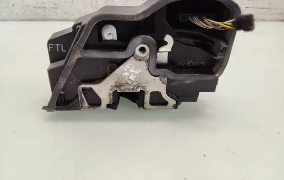 BMW 5 E60 E61 Front door lock 716705