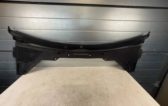 Jaguar XE Wiper trim GX734105A