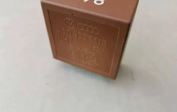 Volkswagen Golf IV Other relay 4B0955531B 72WA402