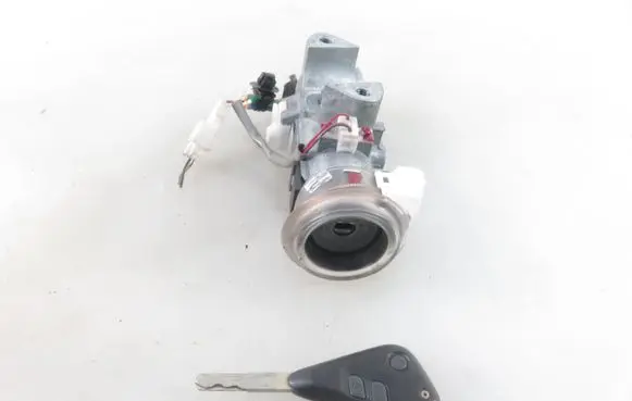 Subaru Impreza III Ignition lock 