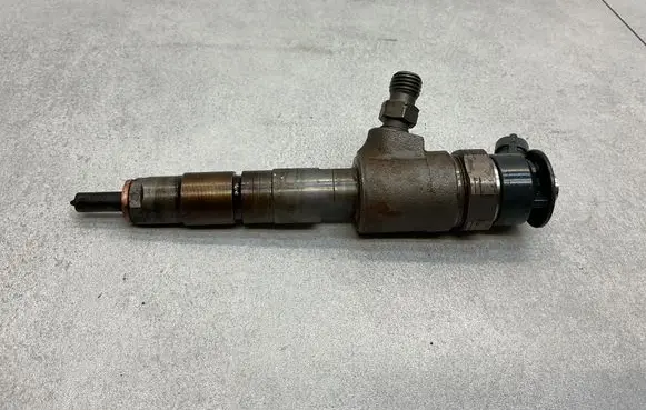 Ford Kuga II Fuel injector CV6Q9F593AA 0445110489