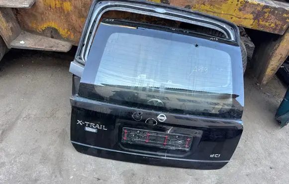 Nissan X-Trail T30 Tailgate/trunk/boot lid 