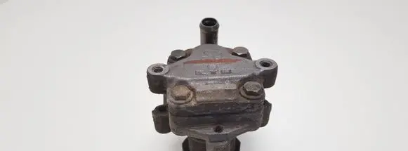 Volkswagen Golf IV Power steering pump 1J0422154B