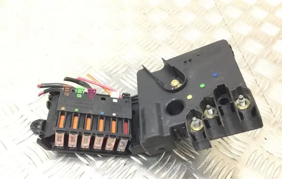 Mercedes-Benz E W211 Fuse module A2119820402