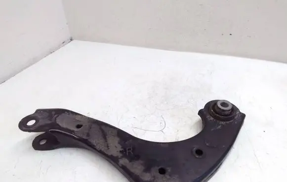 Toyota Prius (XW50) Rear control arm 8Z20B