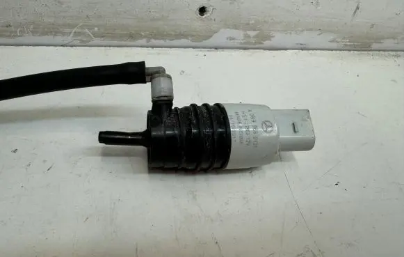 Mercedes-Benz C AMG W205 Windscreen/windshield washer pump A0998660121 A2058600292