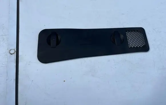 Volkswagen PASSAT B5.5 Battery box tray cover/lid 3B1819422B