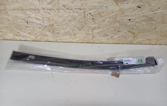 KIA Stinger Roof trim bar molding cover 81676J5000