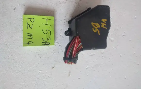 Volkswagen PASSAT B5 Fuse 9874556