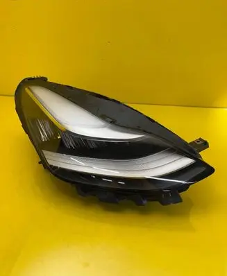 Tesla Model 3 Headlight/headlamp 1077376-50-B