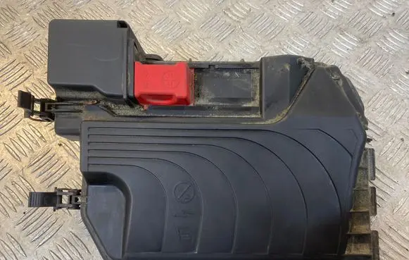 Mercedes-Benz B W246 W242 Fuse box cover A2465400182