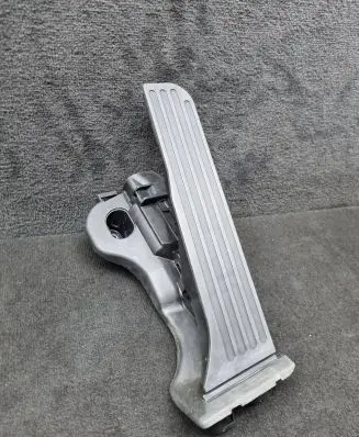 Volkswagen PASSAT B7 Accelerator throttle pedal 1K1723503AA 1K1723503AP