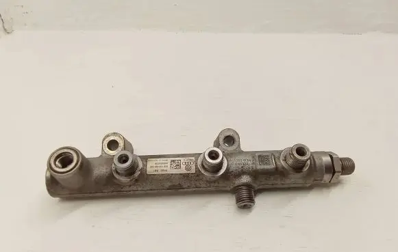 Audi A8 S8 D4 4H Fuel main line pipe 059130090CM 059090W36
