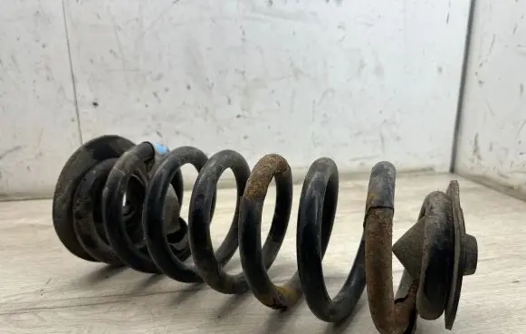 BMW X5 E53 Rear coil spring 6750352