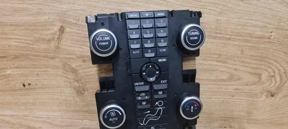 Volvo V50 Climate control unit 30782540