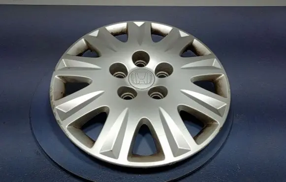 Honda Civic R17 wheel hub/cap/trim 44733-SNE-A00