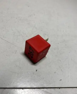 Volkswagen PASSAT B5 Hazard warning light relay 443919578C