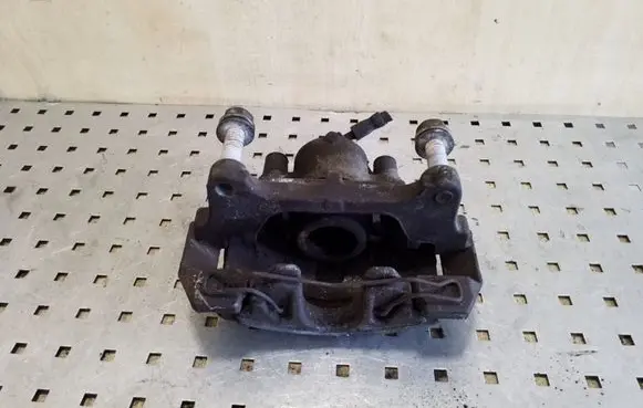 Volkswagen PASSAT B6 Front brake caliper