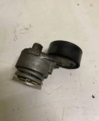 Nissan Juke I F15 Generator/alternator belt tensioner 310676