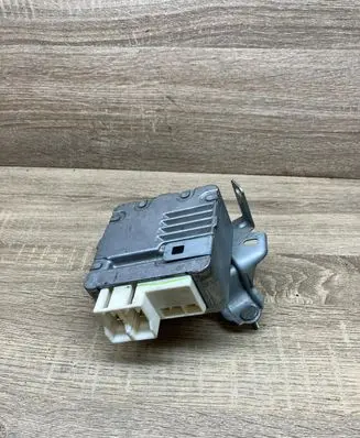 Toyota Yaris Power steering control unit/module 896500D110 6900001067 1129001331