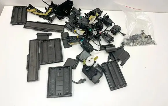 Mercedes-Benz SL R230 Air flap motor/actuator A2038201642 2038201642